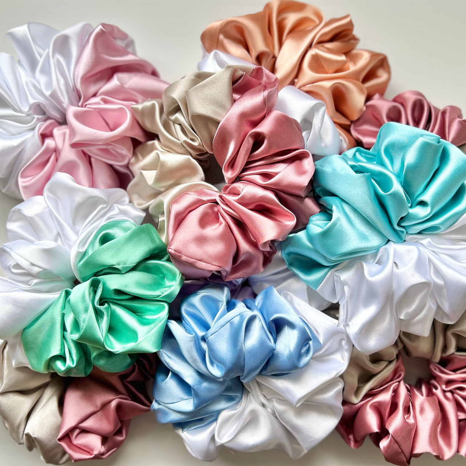 Bi-colored Scrunchies